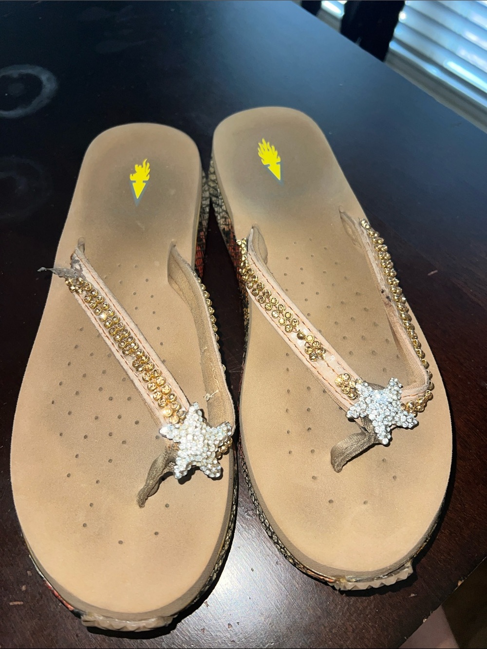Beige Crystal Star Embellished Women's Flip Flops